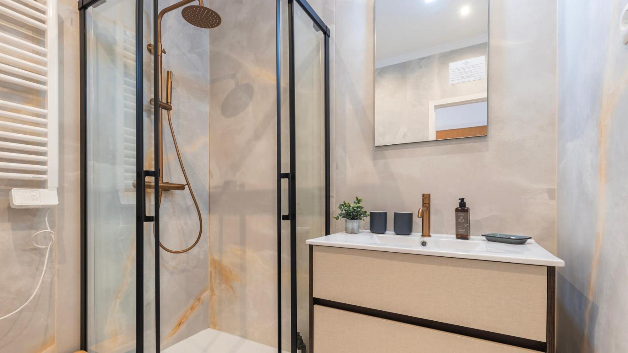 Sunny Design Apt In Praca Das Flores By Lovelystay Lisboa Ngoại thất bức ảnh